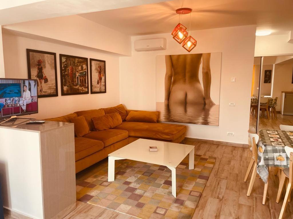 Rohan Studio One Aparthotel Navodari Ngoại thất bức ảnh