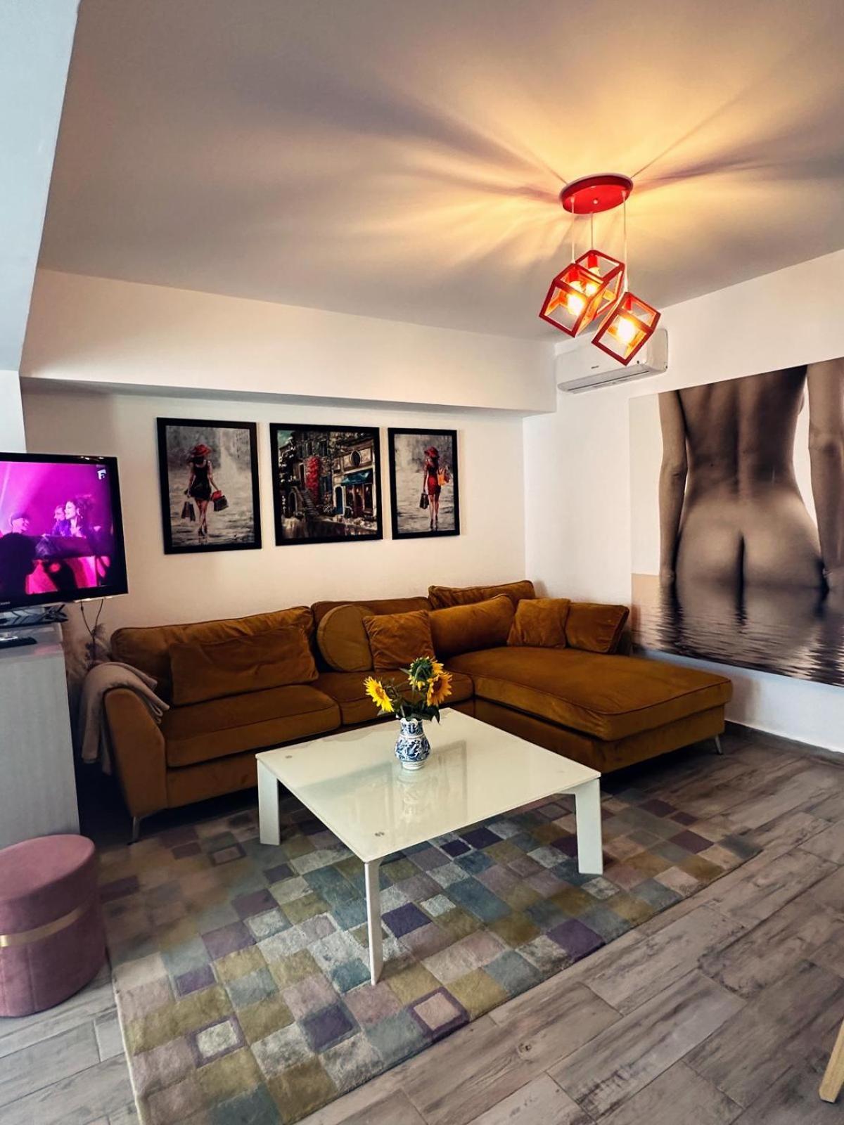 Rohan Studio One Aparthotel Navodari Ngoại thất bức ảnh